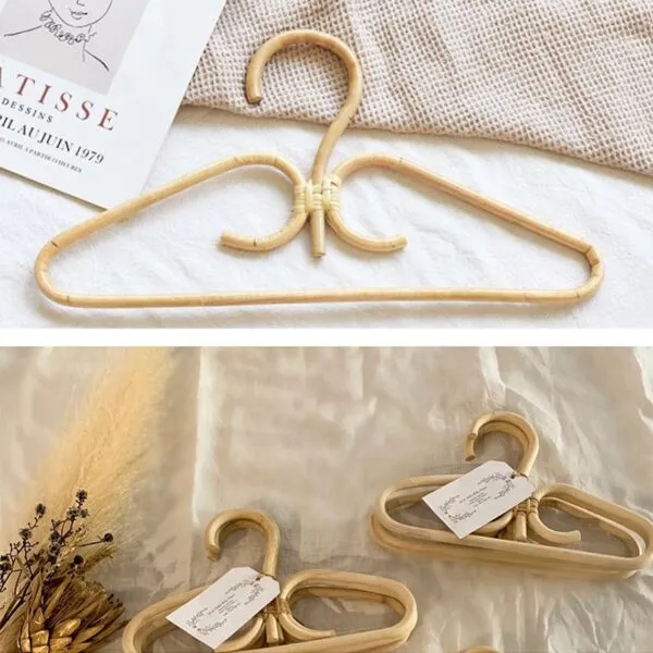 2er-Set Kleiderbügel aus Rattan für Erwachsene 2er-Set Kleiderbügel aus Rattan für Erwachsene