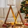 2er-Set Weihnachtsleuchten aus Holz im Dreieck-Design 2er-Set Weihnachtsleuchten aus Holz im Dreieck-Design