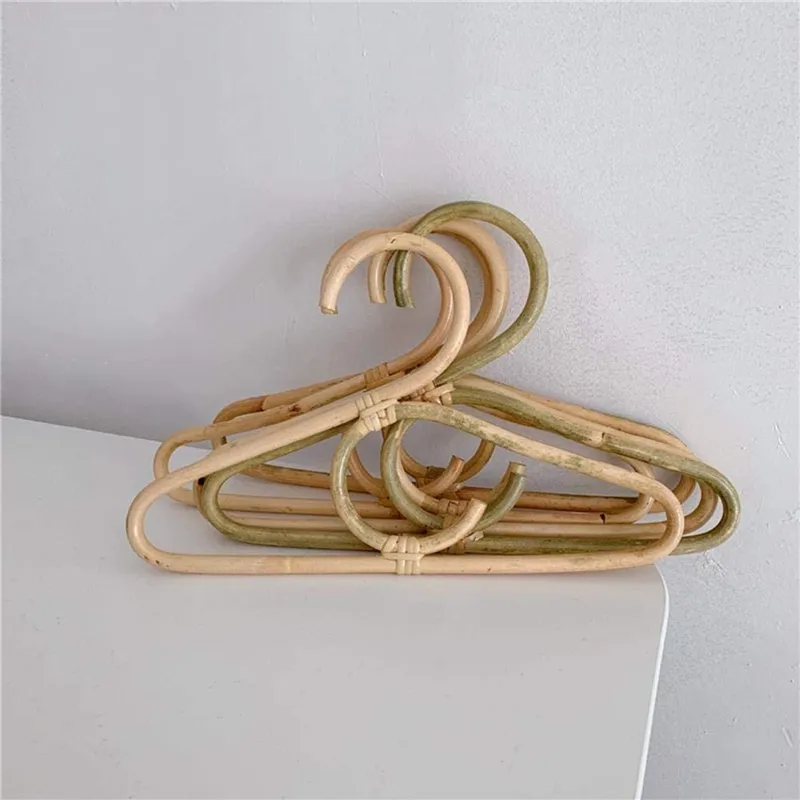 3 Rattan-Kleiderbügel, sofort einsatzbereit