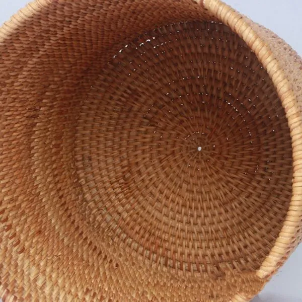 Aufbewahrungskorb aus geflochtenem Rattan Aufbewahrungskorb aus geflochtenem Rattan