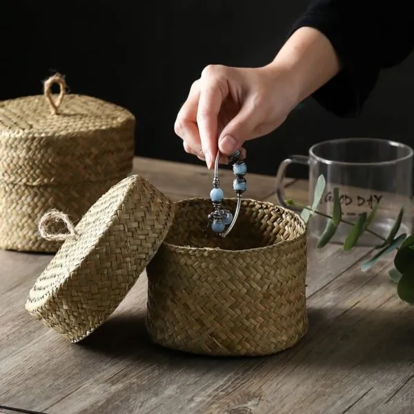 Aufbewahrungskorb mit Deckel aus geflochtenem Rattan
