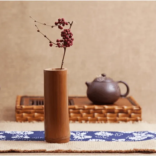 Bambusvase im traditionellen chinesischen Stil Bambusvase im traditionellen chinesischen Stil