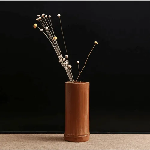 Bambusvase im traditionellen chinesischen Stil Bambusvase im traditionellen chinesischen Stil