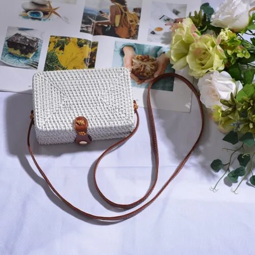 Boho-Handtasche aus handgeflochtenem Rattan, quadratisch Boho-Handtasche aus handgeflochtenem Rattan, quadratisch