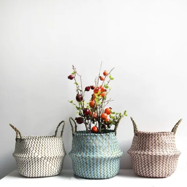Boho-Korb aus Rattan mit Streifenmuster Boho-Korb aus Rattan mit Streifenmuster