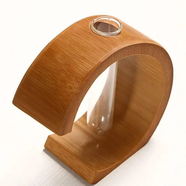 C-förmige Bambusvase C-förmige Bambusvase