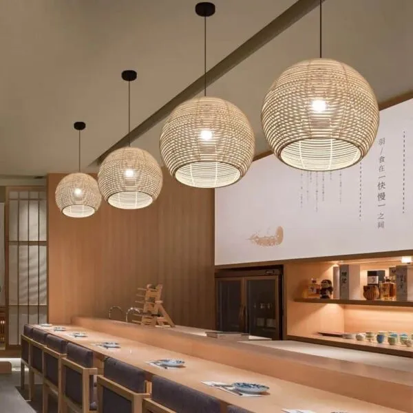 Chinesische Rattan-Hängelampe mit LED Chinesische Rattan-Hängelampe mit LED