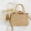 Damen Handtasche aus geflochtenem Rattan Damen Handtasche aus geflochtenem Rattan