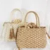 Damen Handtasche aus geflochtenem Rattan Damen Handtasche aus geflochtenem Rattan