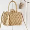Damen Handtasche aus geflochtenem Rattan Damen Handtasche aus geflochtenem Rattan