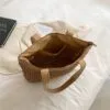 Damenhandtasche aus Rattan mit Reißverschluss Damenhandtasche aus Rattan mit Reißverschluss