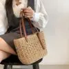 Damenhandtasche aus Stroh in Beige oder Braun Damenhandtasche aus Stroh in Beige oder Braun