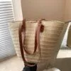 Damenkorb mit großen Henkeln aus Rattan Damenkorb mit großen Henkeln aus Rattan