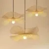 Deckenleuchte aus Bambus und Rattan, handgeflochten Deckenleuchte aus Bambus und Rattan, handgeflochten