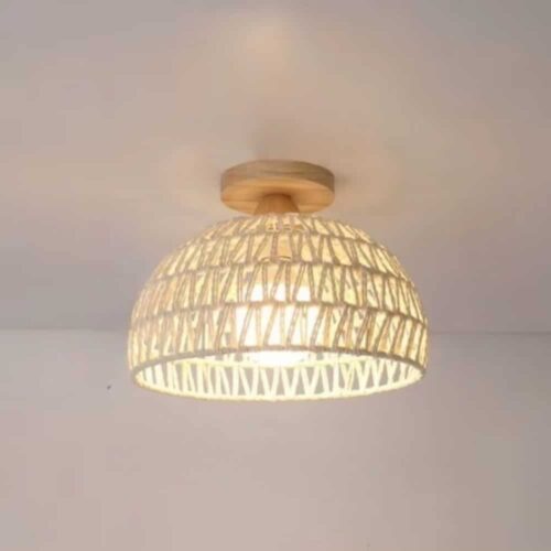 Deckenleuchte aus Rattan im Boho-Stil Deckenleuchte aus Rattan im Boho-Stil