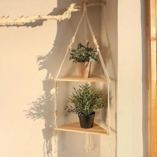 Deko-Regal aus Holz, dreieckig, natürlich Deko-Regal aus Holz, dreieckig, natürlich