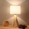 Dekorative Holztischlampe im modernen Stil Dekorative Holztischlampe im modernen Stil