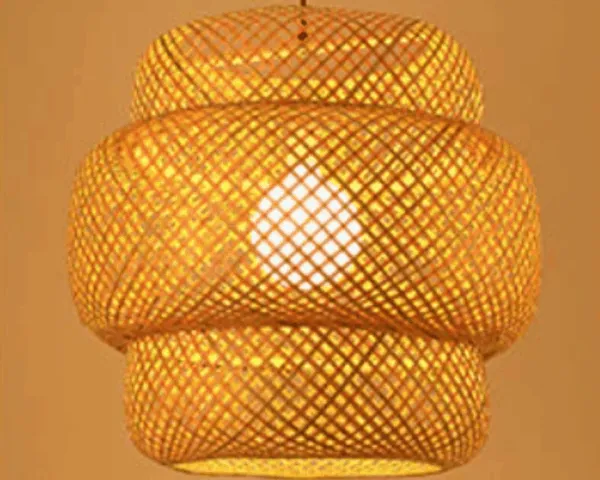 Elegante Hängelampe aus Rattan Elegante Hängelampe aus Rattan