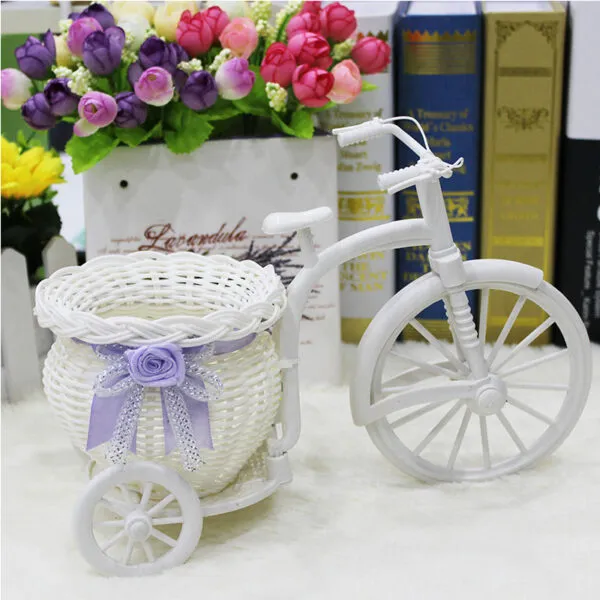 Fahrrad-Deko mit Rattan-Vase