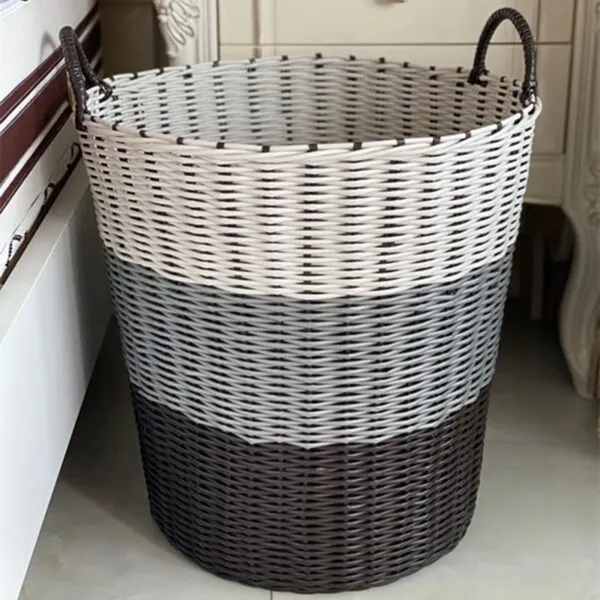 Faltbarer Wäschekorb aus Rattan Faltbarer Wäschekorb aus Rattan