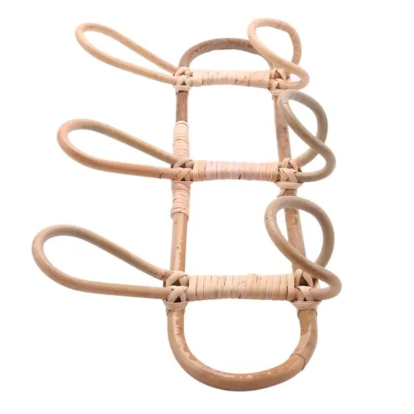 Garderobenhaken mit 3 Haken aus hellem Rattan Garderobenhaken mit 3 Haken aus hellem Rattan