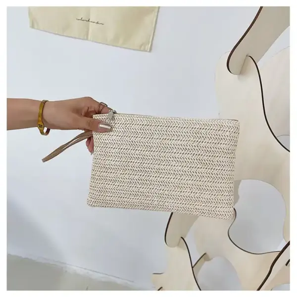 Geflochtene Handtasche mit Trageriemen in Braun Geflochtene Handtasche mit Trageriemen in Braun