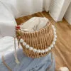 Geflochtene Rattan Handtasche im Korbdesign