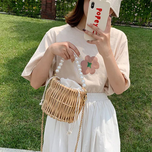 Geflochtene Rattan Handtasche im Korbdesign