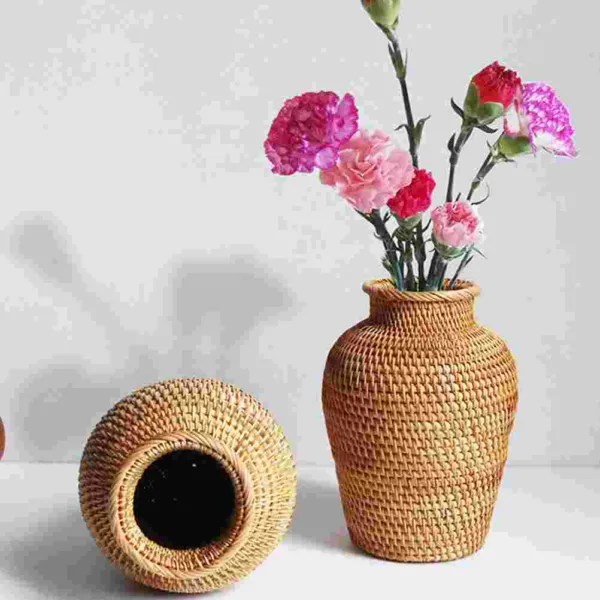 Geflochtener Rattanvasenhalter für Trockenblumen Geflochtener Rattanvasenhalter für Trockenblumen