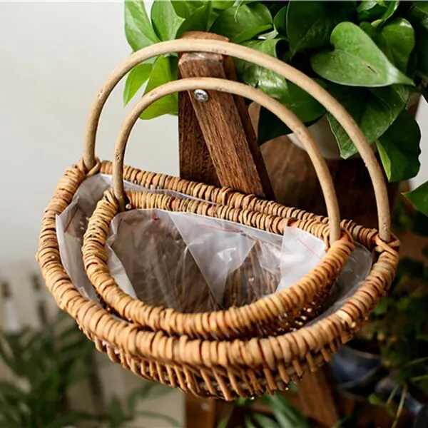 Hängekorb für Pflanzen aus Rattan Hängekorb für Pflanzen aus Rattan