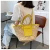 Handgefertigte Strohtasche für den Sommer in Gelb, groß und geräumig Handgefertigte Strohtasche für den Sommer in Gelb, groß und geräumig