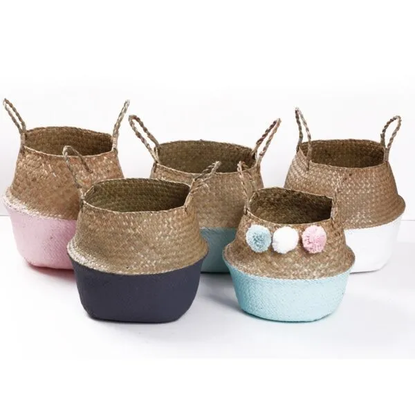 Handgeflochtener Aufbewahrungskorb aus Rattan in Grau Handgeflochtener Aufbewahrungskorb aus Rattan in Grau