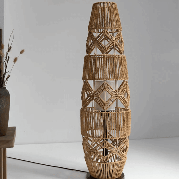 Handgeflochtener LED-Stehleuchten-Schirm aus Rattan Handgeflochtener LED-Stehleuchten-Schirm aus Rattan