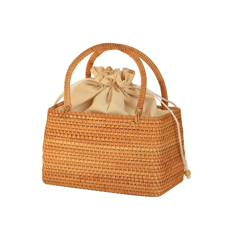 Handgeflochtenes Rattan mit eigenem Muster