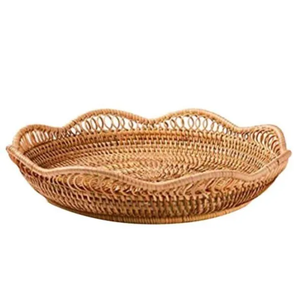Handgeflochtener Rattan-Korb für den Tisch