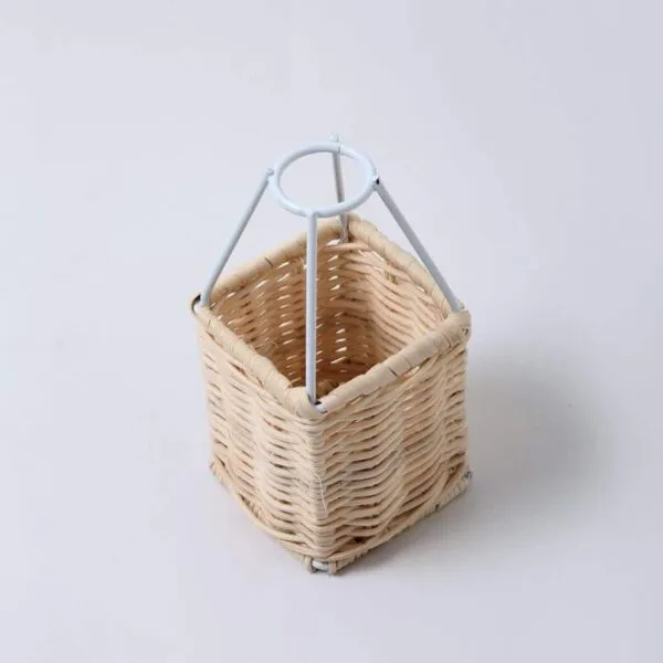 Handgeflochtener Rattan-Luftballon als Kinderzimmer-Deko