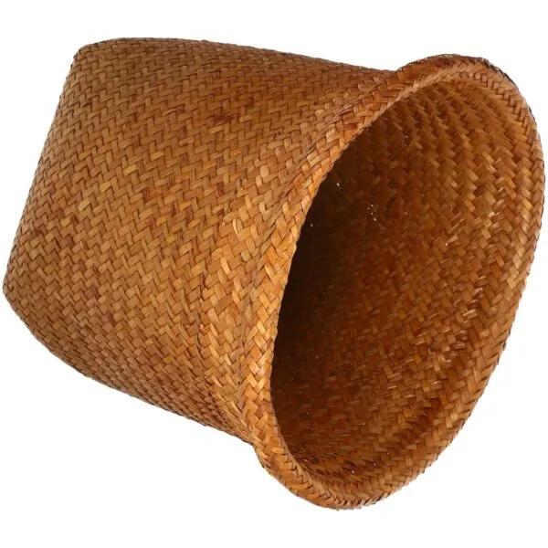 Handgeflochtener Retro-Korb aus Rattan Handgeflochtener Retro-Korb aus Rattan