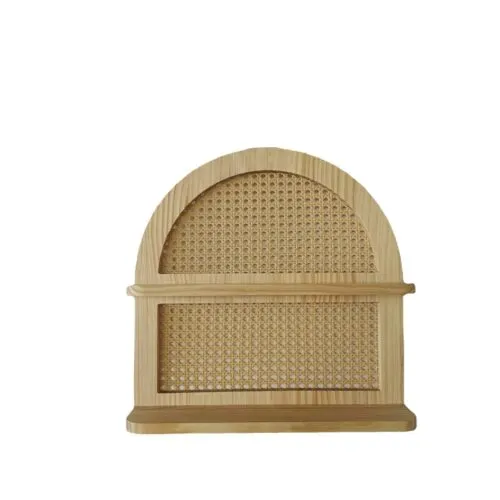 Handgeflochtenes Regal aus Rattan und Holz Handgeflochtenes Regal aus Rattan und Holz