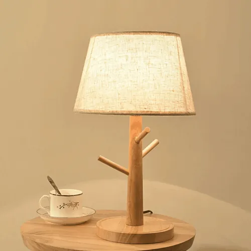Holz-Nachttischlampe mit Stoffschirm und LED Holz-Nachttischlampe mit Stoffschirm und LED