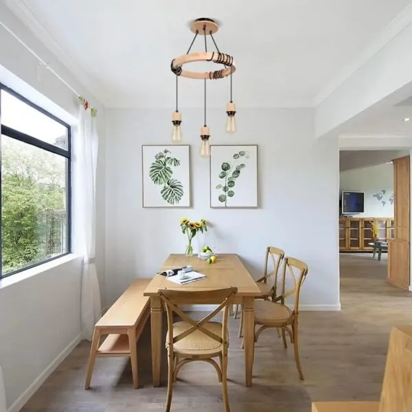 Industrielle Holz-Deckenleuchte mit drei LED-Lampen Industrielle Holz-Deckenleuchte mit drei LED-Lampen