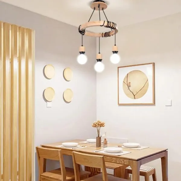 Industrielle Holz-Deckenleuchte mit drei LED-Lampen Industrielle Holz-Deckenleuchte mit drei LED-Lampen