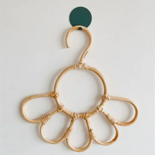 Kleiderbügel Sonnenblume aus Rattan für Kinder Kleiderbügel Sonnenblume aus Rattan für Kinder