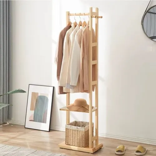 Kleiderständer aus Holz mit natürlichem Charme Kleiderständer aus Holz mit natürlichem Charme