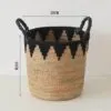 Korb aus Rattan mit Dreiecksmuster Korb aus Rattan mit Dreiecksmuster