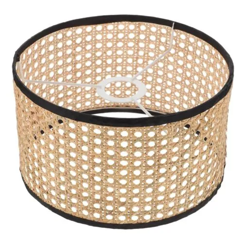 Lampenschirm aus Rattan im Retro-Stil Lampenschirm aus Rattan im Retro-Stil