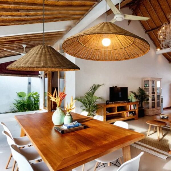 LED-Lampenschirm aus Rattan im Hut-Design