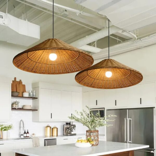 LED-Lampenschirm aus Rattan im Hut-Design