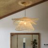 Mehrstufige Pendelleuchte aus Rattan
