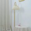 Minimalistische Rattan-Stehlampe Minimalistische Rattan-Stehlampe