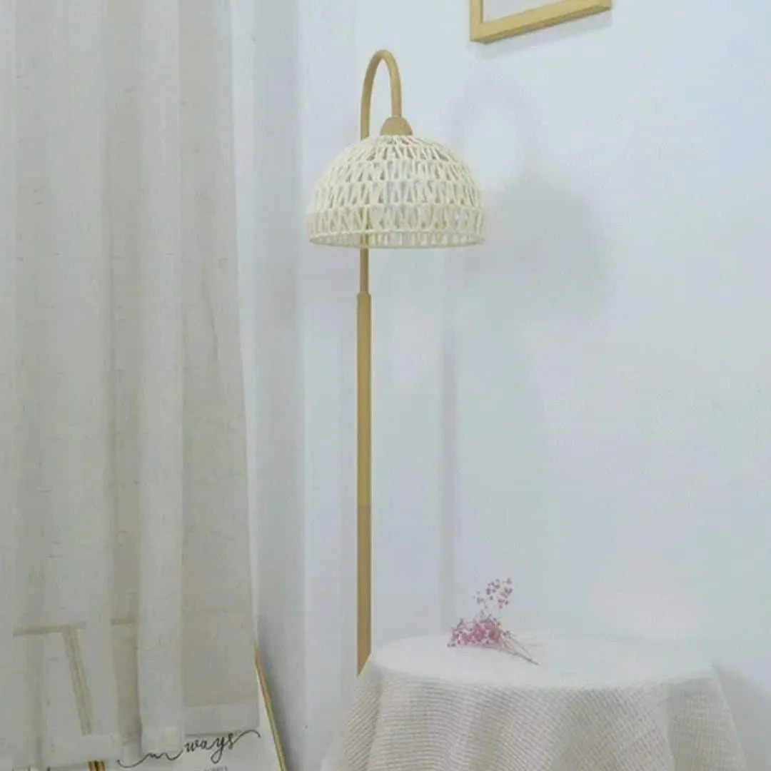 Stehlampe für ruhige Wohnbereiche